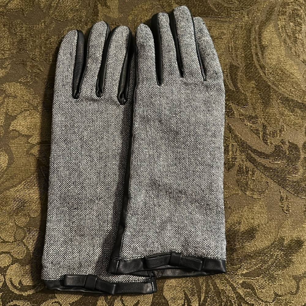 Black Gloves
